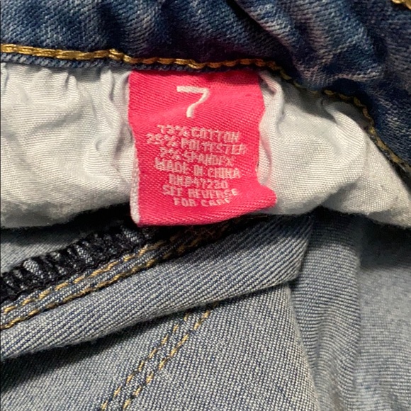 Almost Famous - Picture 3 of 4